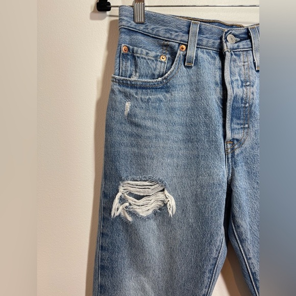 Levi's 501S Skinny Jeans Distressed Details Women's Size 26 - Picture 6 of 16